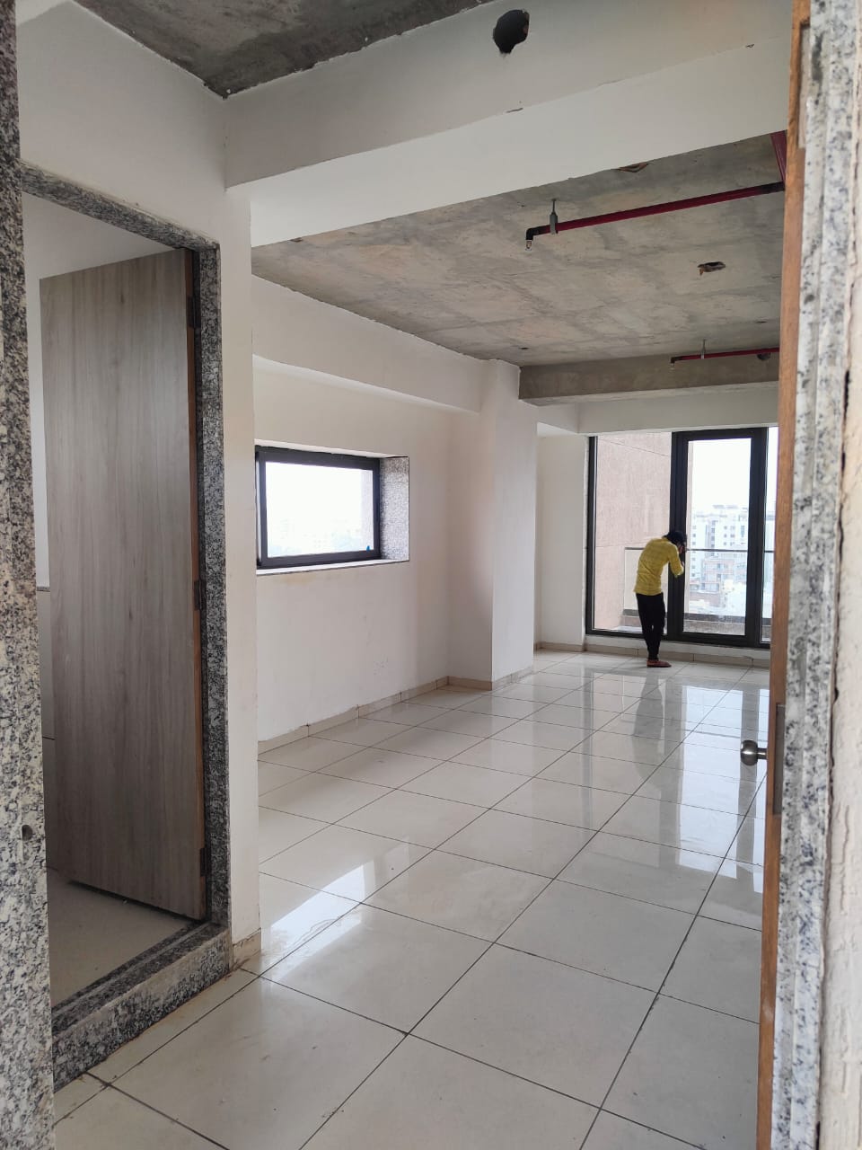 702 Sq. Ft. Commercial Office for Rent in Jodhpur Ahmedabad - Media 3