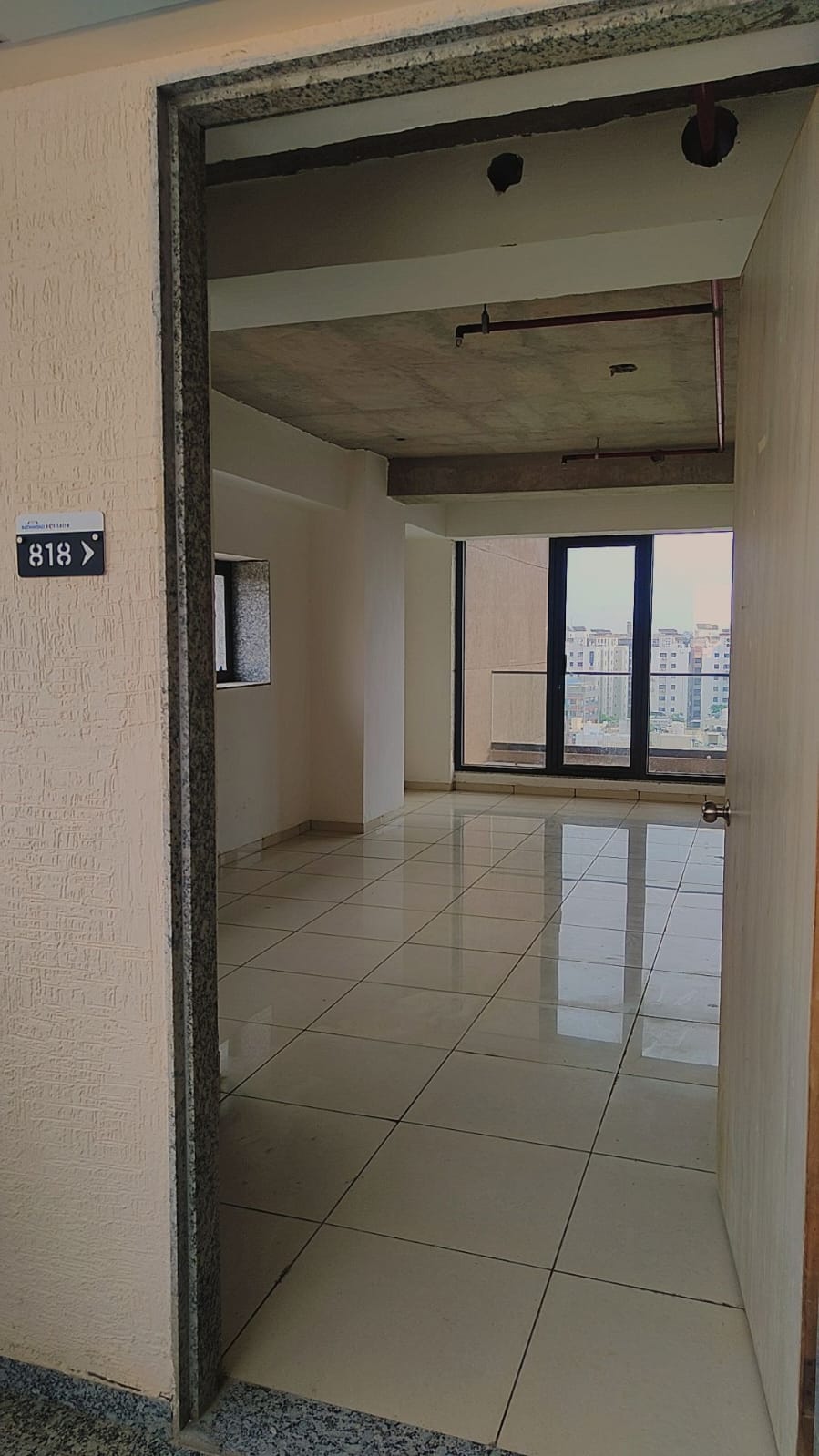 702 Sq. Ft. Commercial Office for Rent in Jodhpur Ahmedabad - Media 4