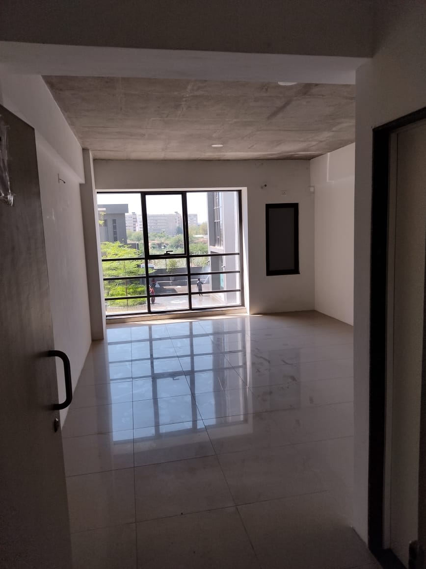 565 Sq. Ft. Commercial Office for Rent in Makarba Ahmedabad - Media 2