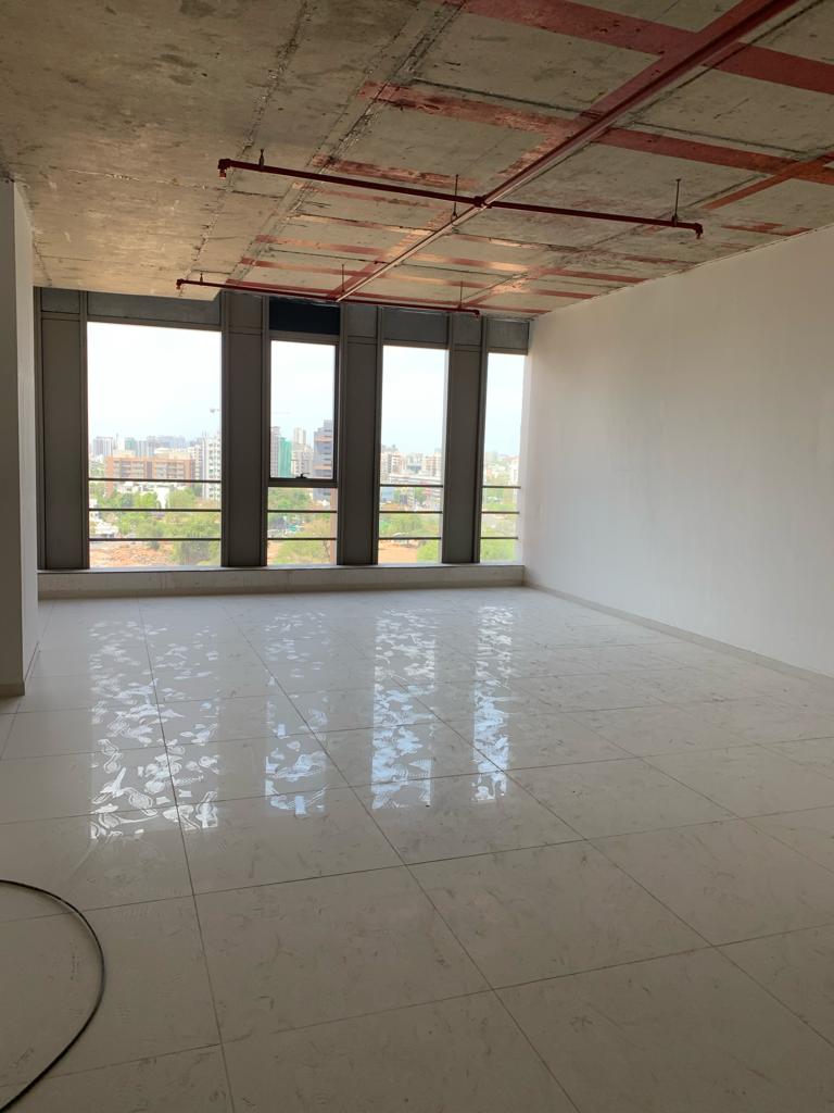 1100 Sq. Ft. Commercial Office for Rent in Nehrunagar Ahmedabad - Media 3