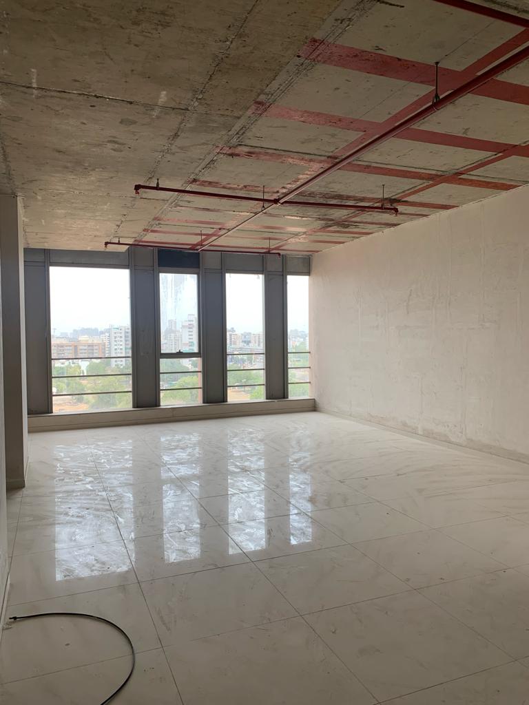 1100 Sq. Ft. Commercial Office for Rent in Nehrunagar Ahmedabad - Media 4