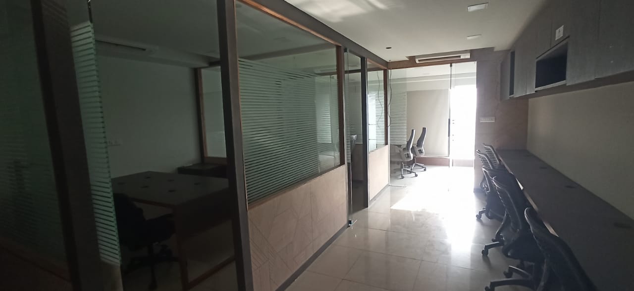 1300 Sq. Ft. Commercial Office for Rent in Bodakdev Ahmedabad - Media 4