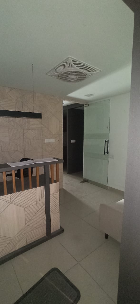 1300 Sq. Ft. Commercial Office for Rent in Bodakdev Ahmedabad - Media 5