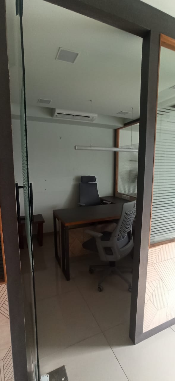 1300 Sq. Ft. Commercial Office for Rent in Bodakdev Ahmedabad - Media 7