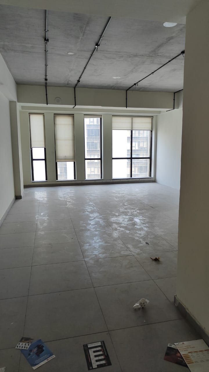 700 Sq. Ft. Commercial Office for Rent in Prahladnagar Ahmedabad - Media 2