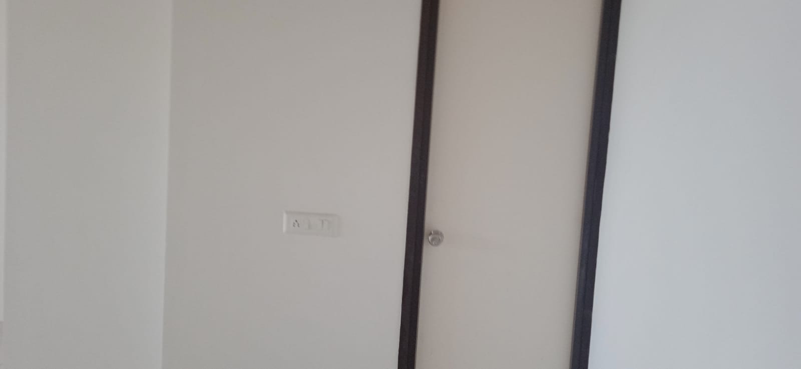 966 Sq. Ft. Commercial Office for Rent in Sg Highway Ahmedabad - Media 2