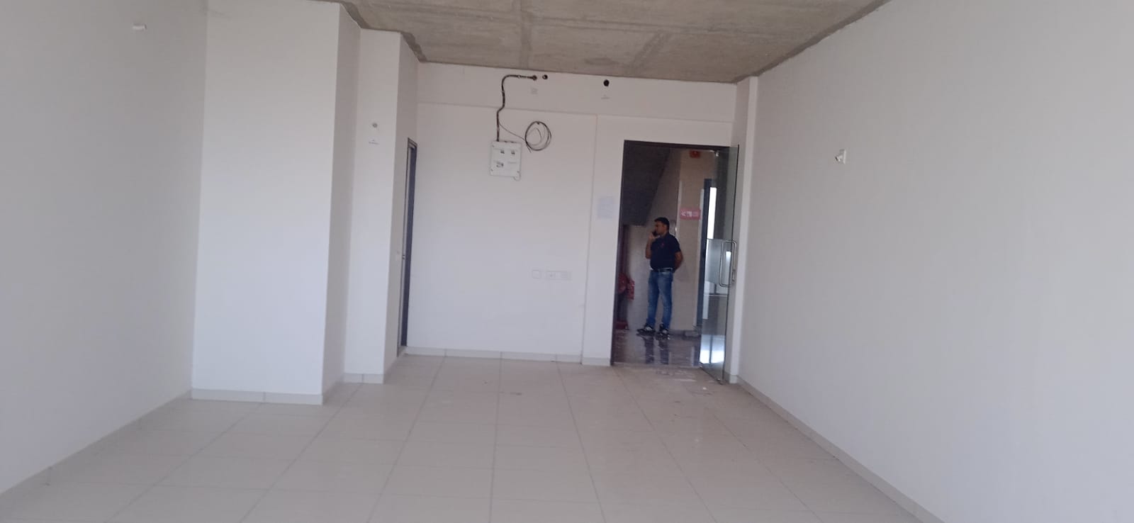 966 Sq. Ft. Commercial Office for Rent in Sg Highway Ahmedabad