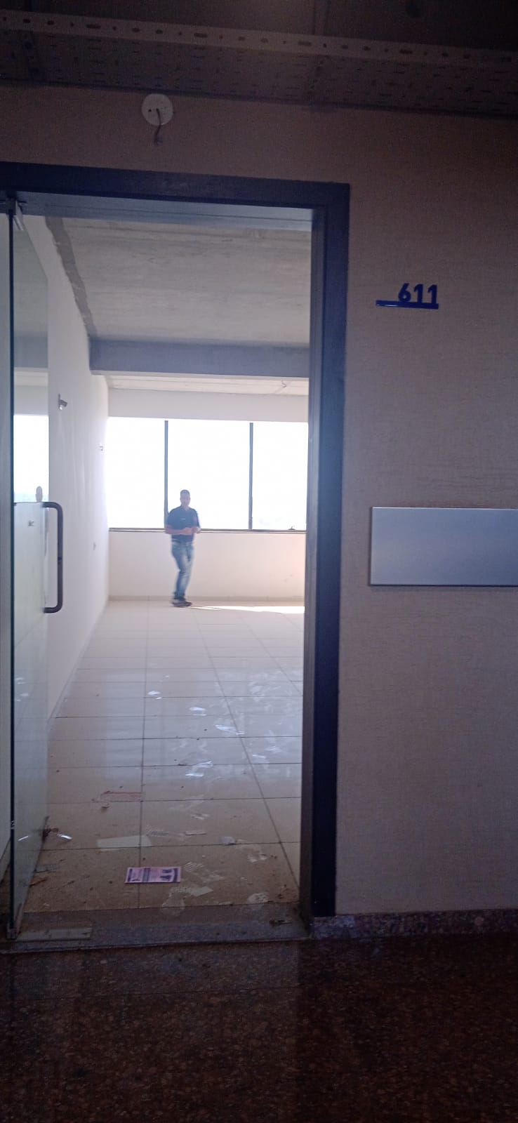 966 Sq. Ft. Commercial Office for Rent in Sg Highway Ahmedabad - Media 5