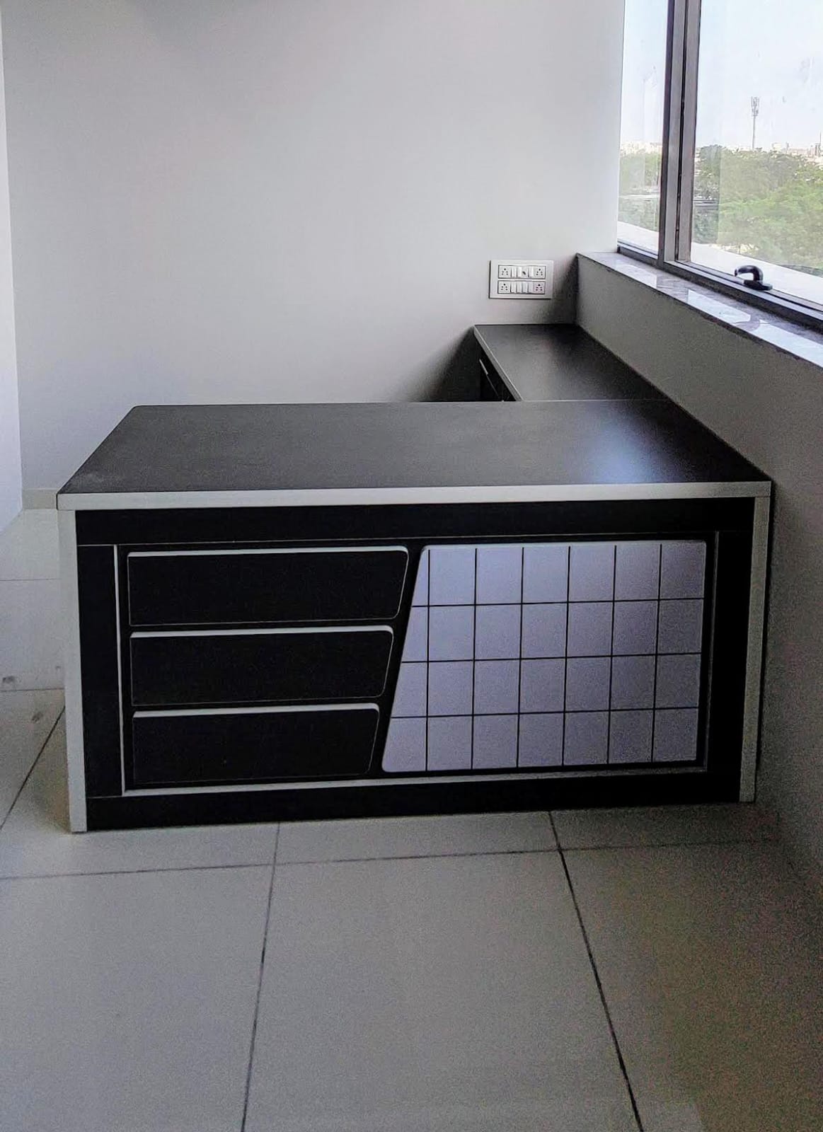 615 Sq. Ft. Commercial Office for Rent in Sg Highway Ahmedabad - Media 2