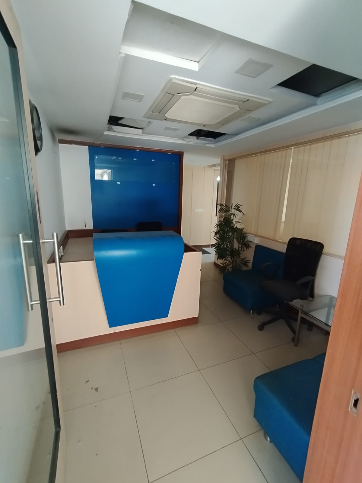 Office 1770 Sq. Ft. Commercial Office for Rent in Sg Highway Ahmedabad - Media 7