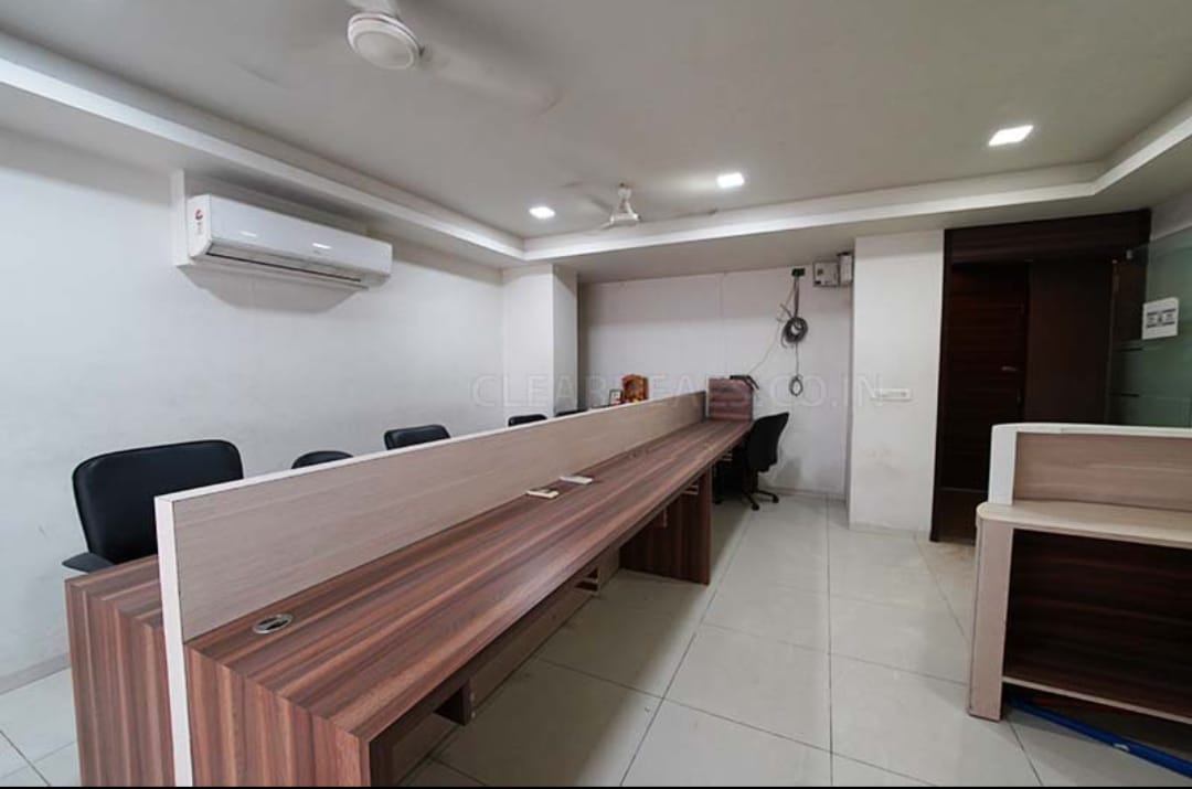 736 Sq. Ft. Commercial Office for Rent in Sg Highway Ahmedabad - Media 3