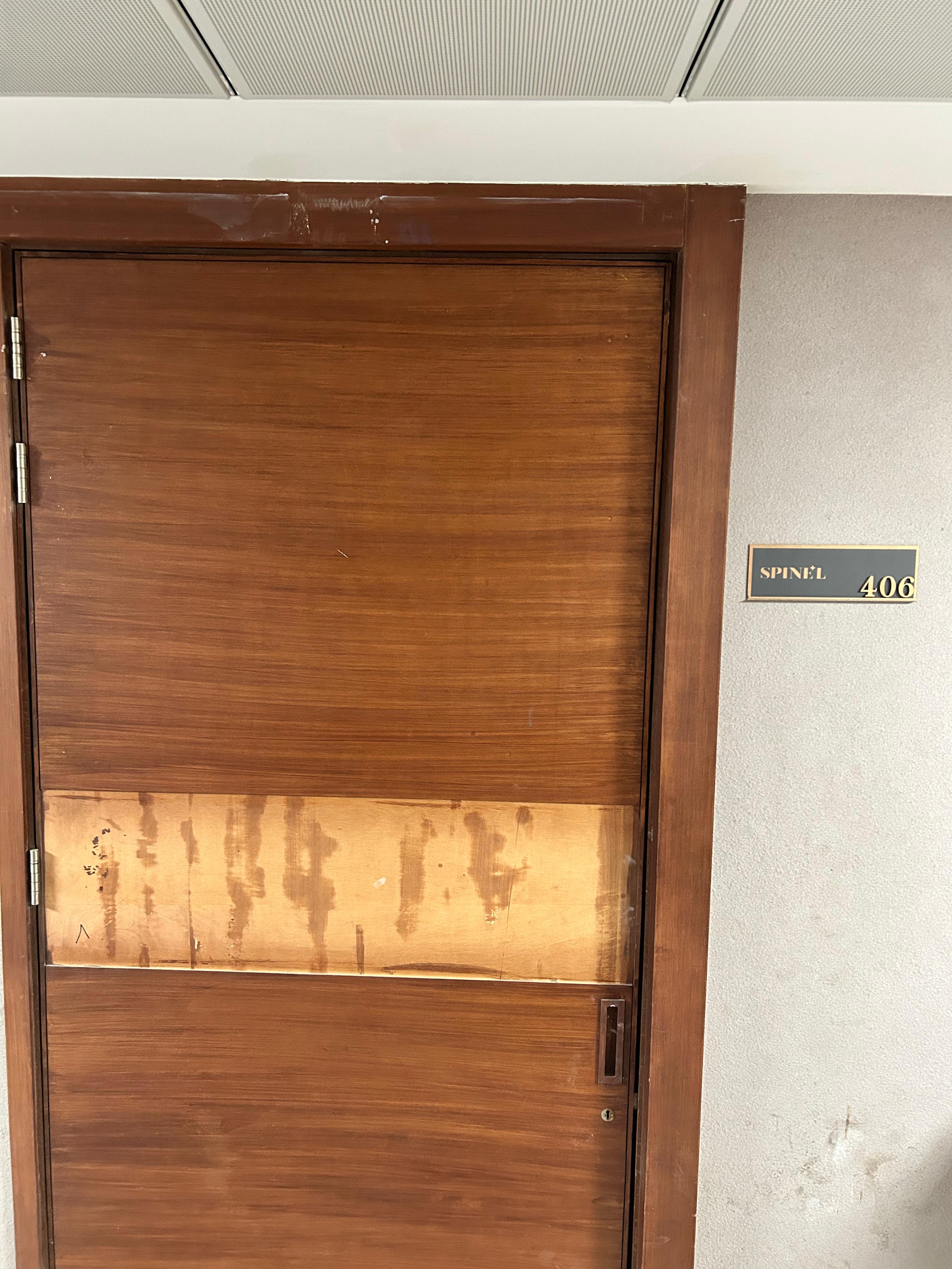 950 Sq. Ft. Commercial Office for Rent in Sola Ahmedabad - Media 6