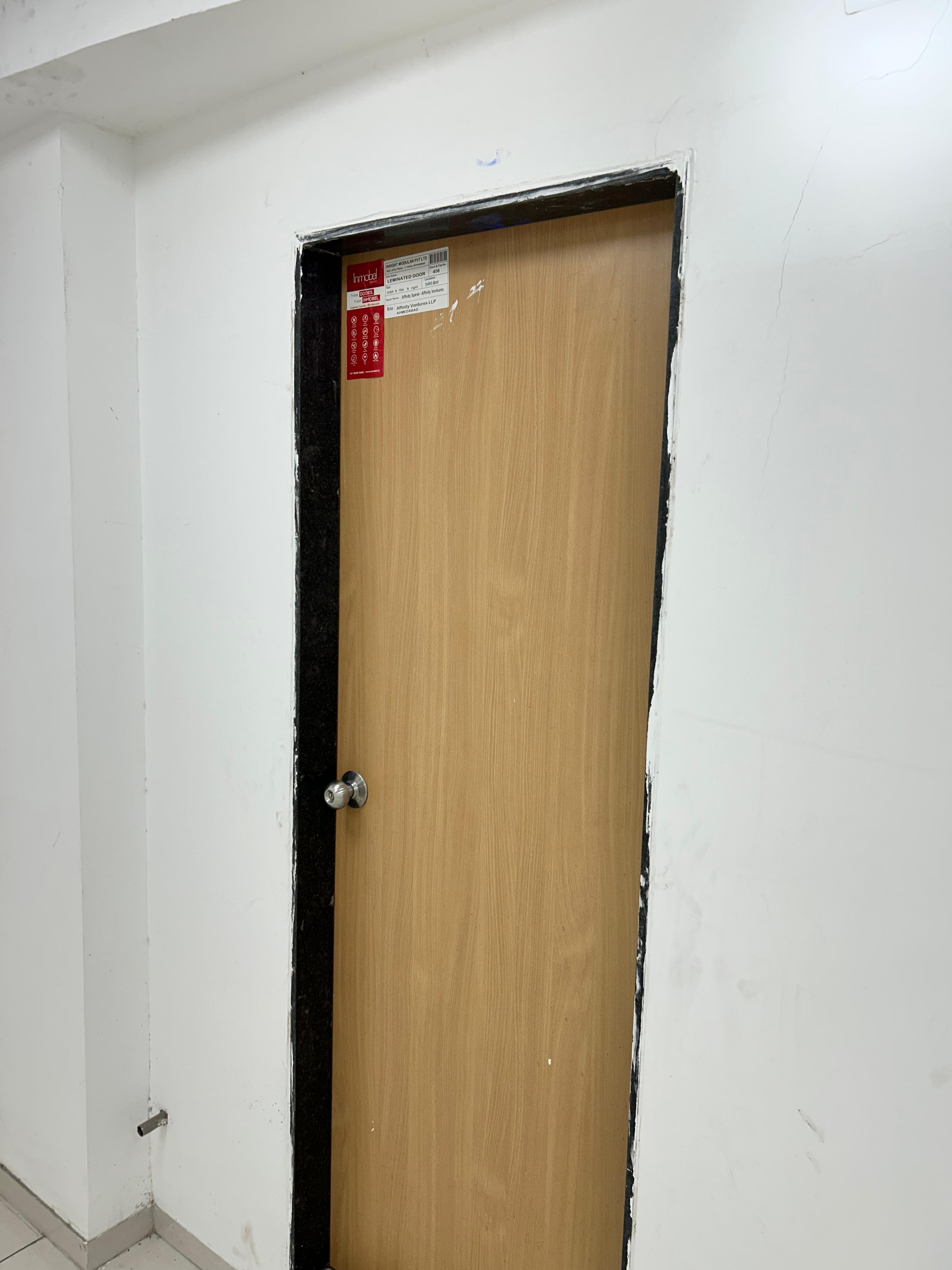950 Sq. Ft. Commercial Office for Rent in Sola Ahmedabad - Media 2