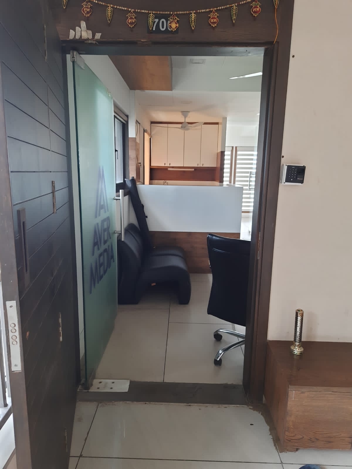 716 Sq. Ft. Commercial Office for Rent in Prahladnagar Ahmedabad - Media 5