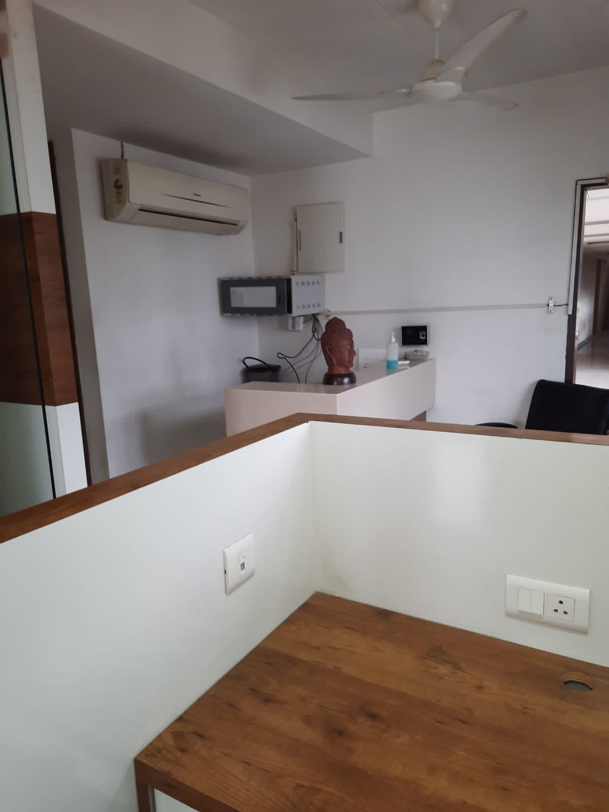 716 Sq. Ft. Commercial Office for Rent in Prahladnagar Ahmedabad - Media 7