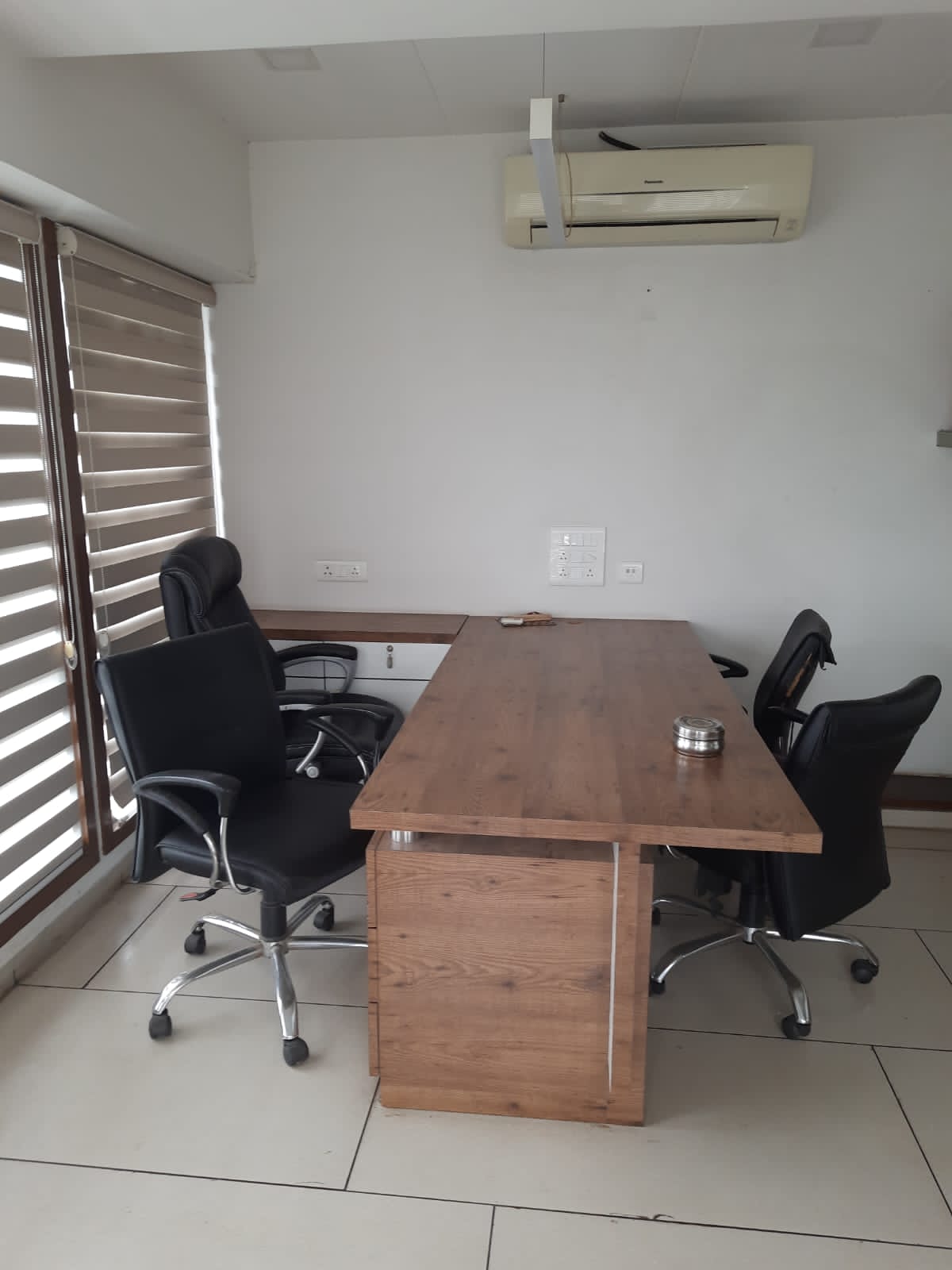 716 Sq. Ft. Commercial Office for Rent in Prahladnagar Ahmedabad - Media 11