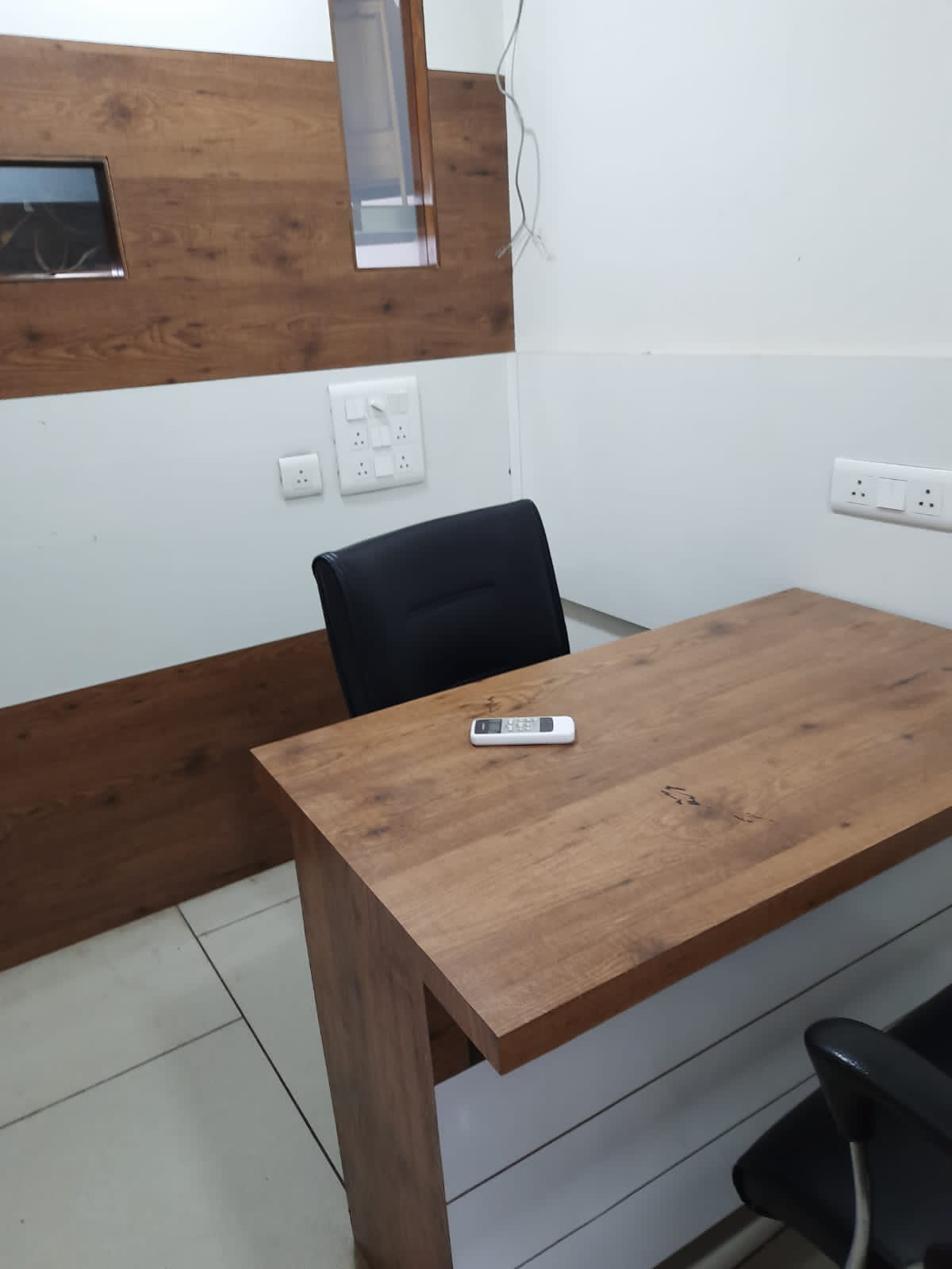 716 Sq. Ft. Commercial Office for Rent in Prahladnagar Ahmedabad - Media 9