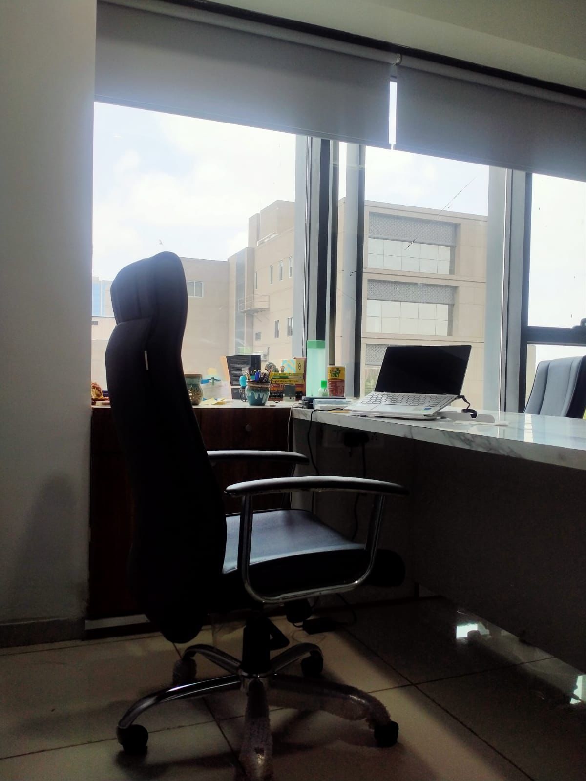 705 Sq. Ft. Commercial Office for Rent in Thaltej Ahmedabad - Media 3