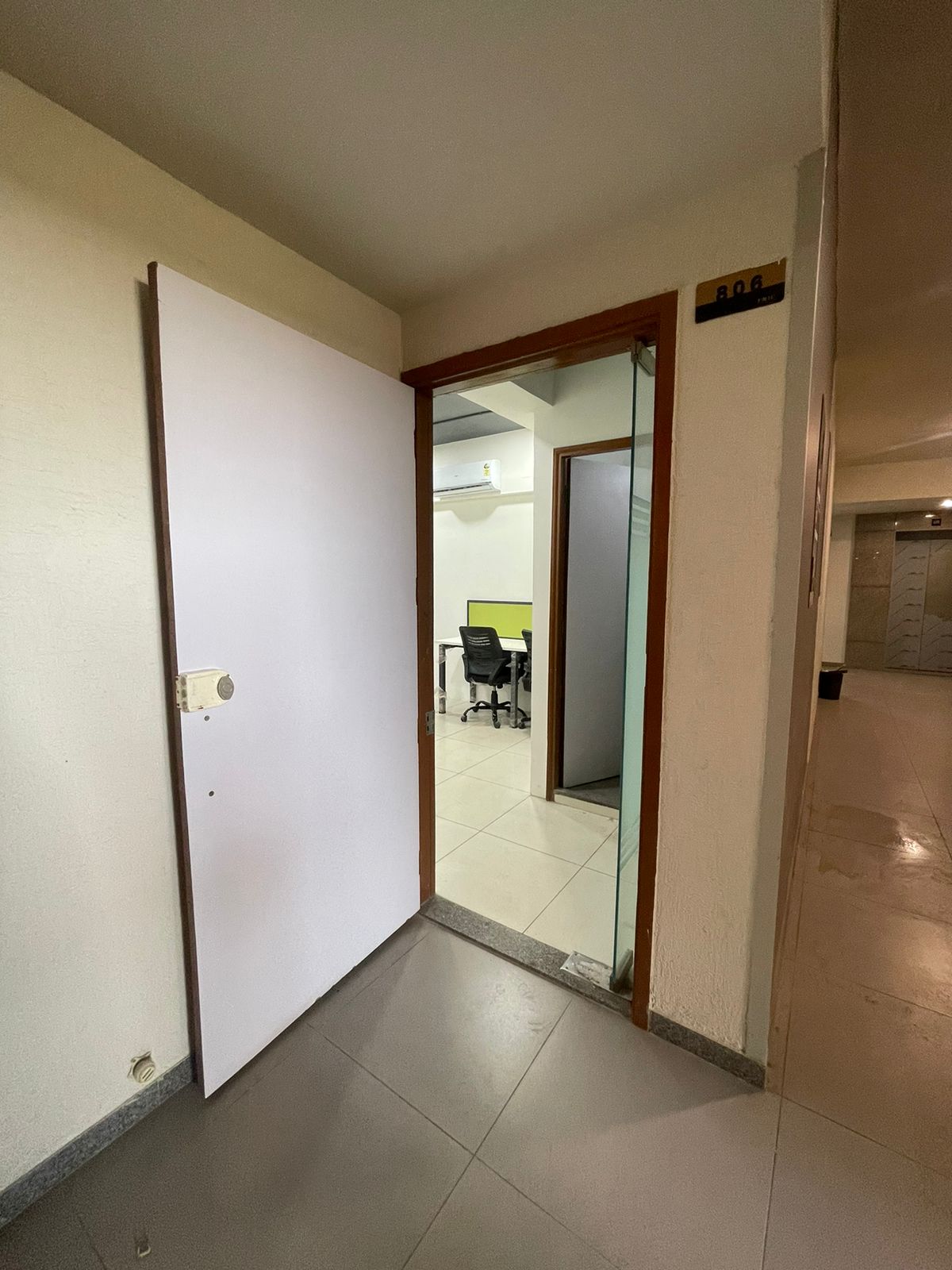 515 Sq. Ft. Commercial Office for Rent in Prahladnagar Ahmedabad - Media 2