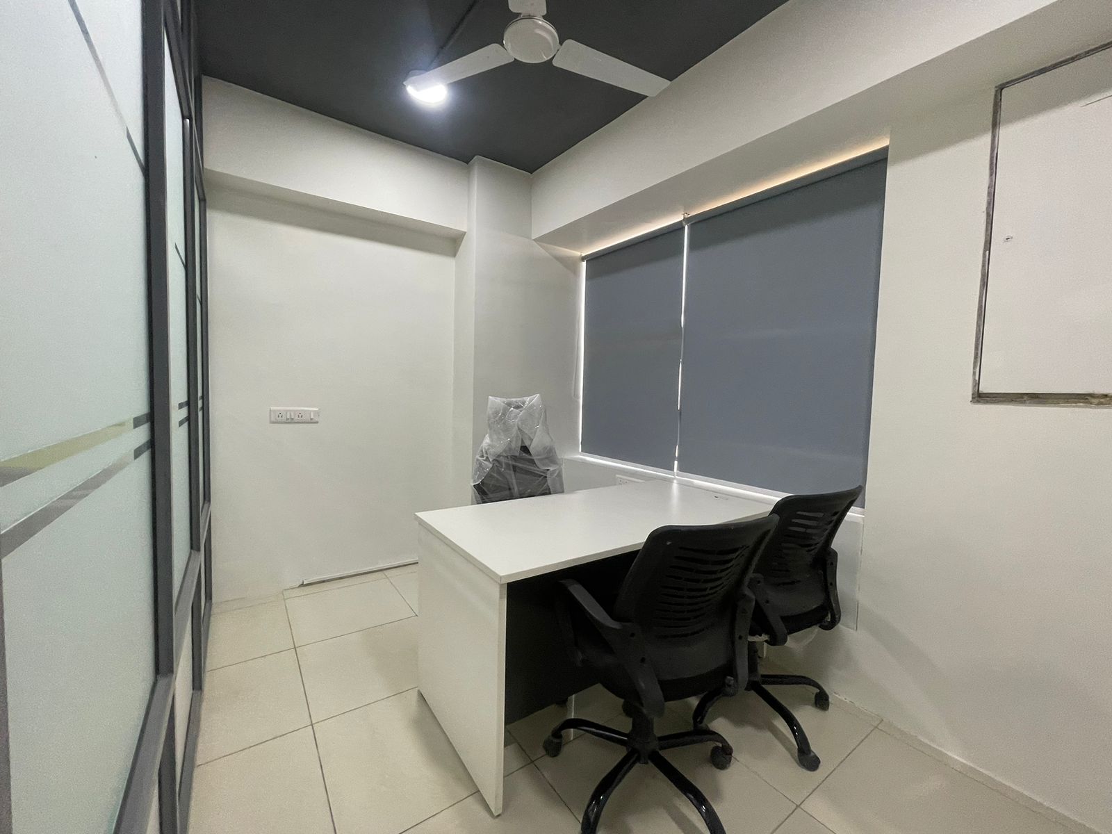 515 Sq. Ft. Commercial Office for Rent in Prahladnagar Ahmedabad - Media 4
