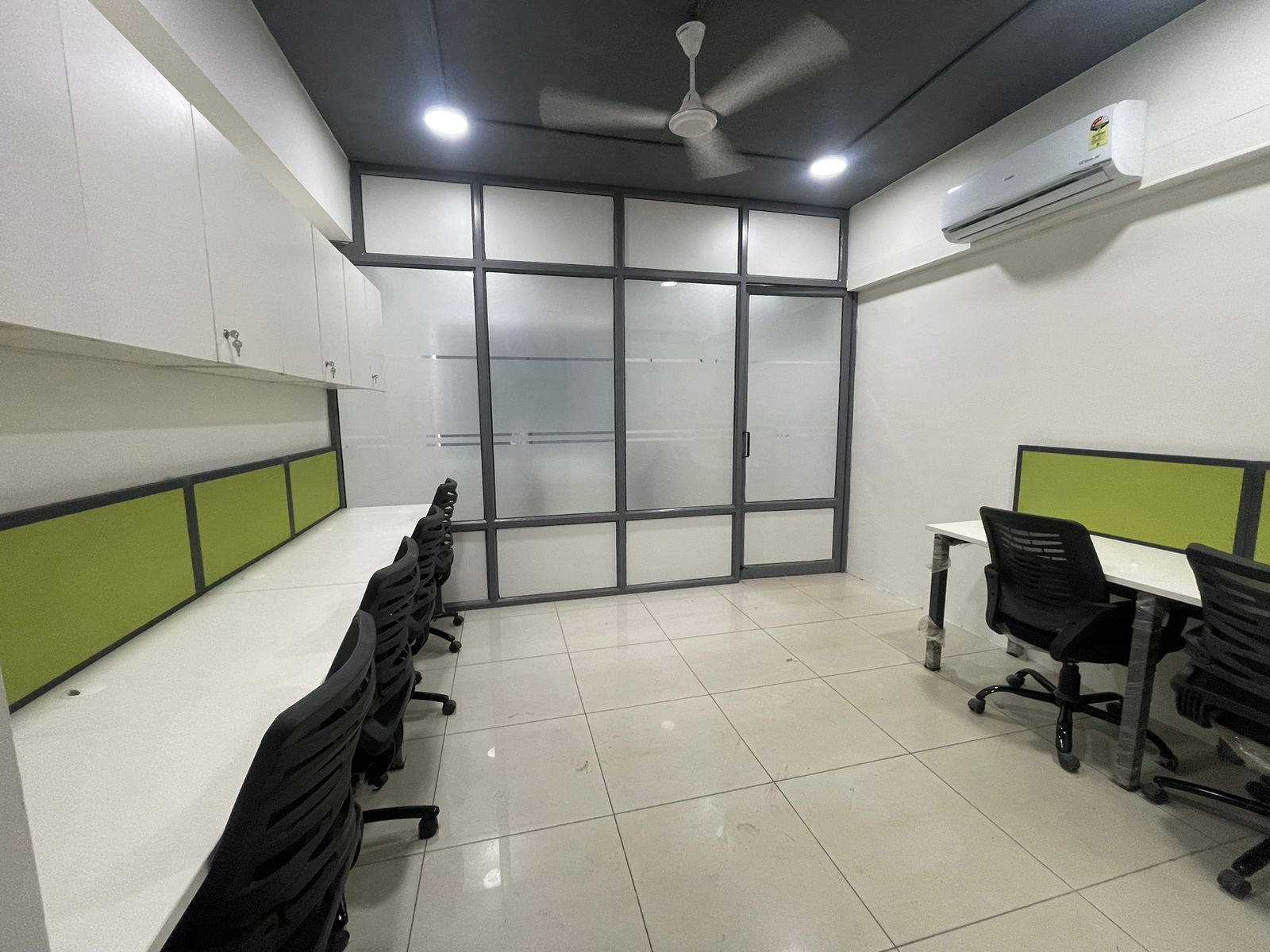515 Sq. Ft. Commercial Office for Rent in Prahladnagar Ahmedabad - Media 5