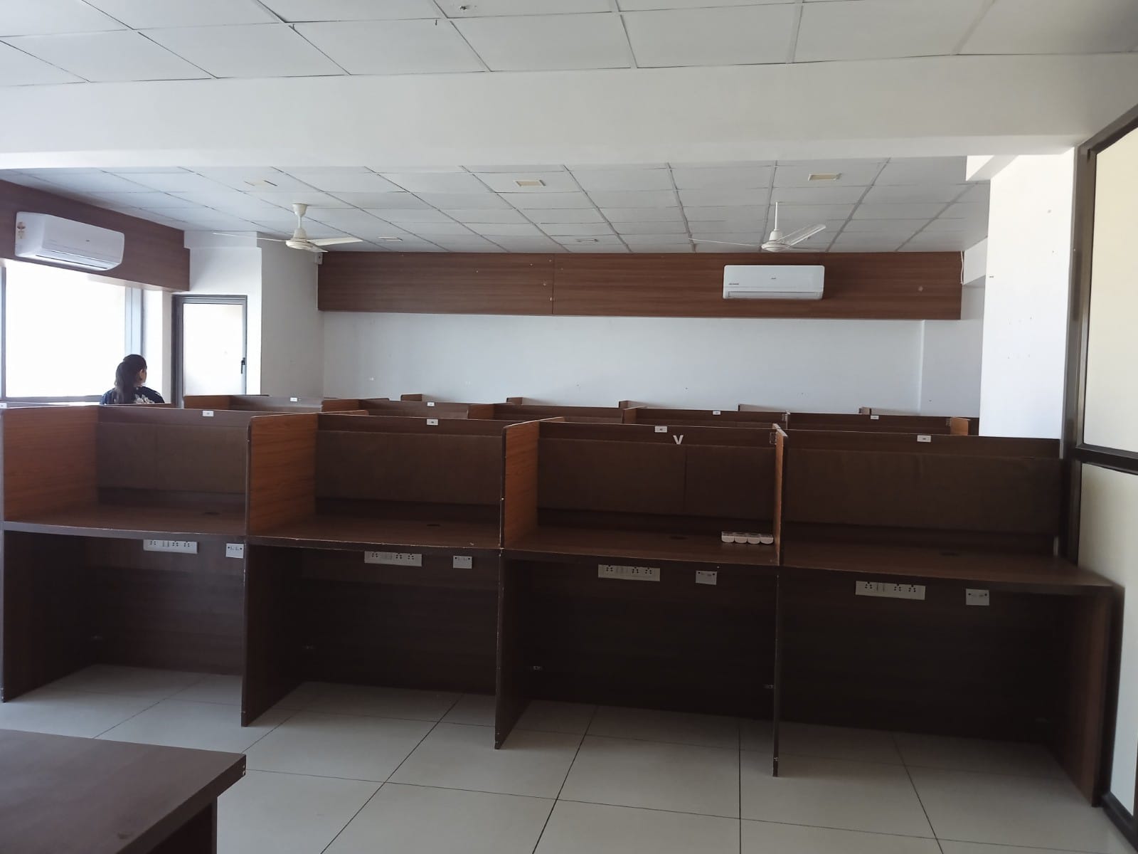 1487 Sq. Ft. Commercial Office for Rent in Science City Ahmedabad - Media 2