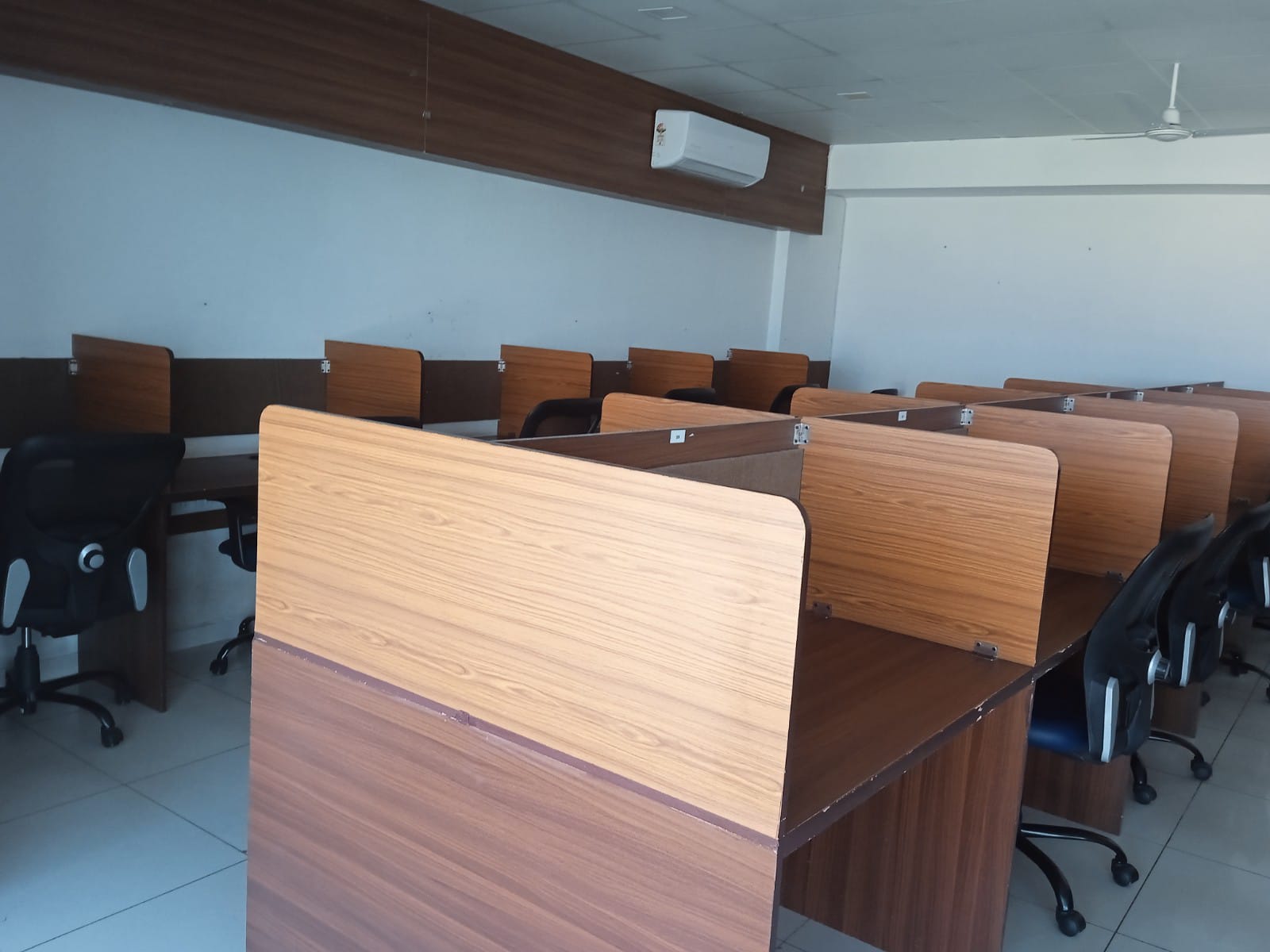 1487 Sq. Ft. Commercial Office for Rent in Science City Ahmedabad - Media 6