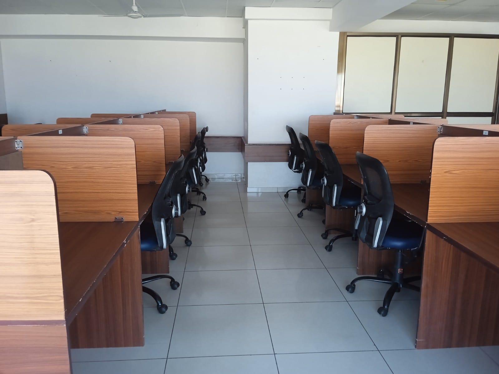 1487 Sq. Ft. Commercial Office for Rent in Science City Ahmedabad - Media 8