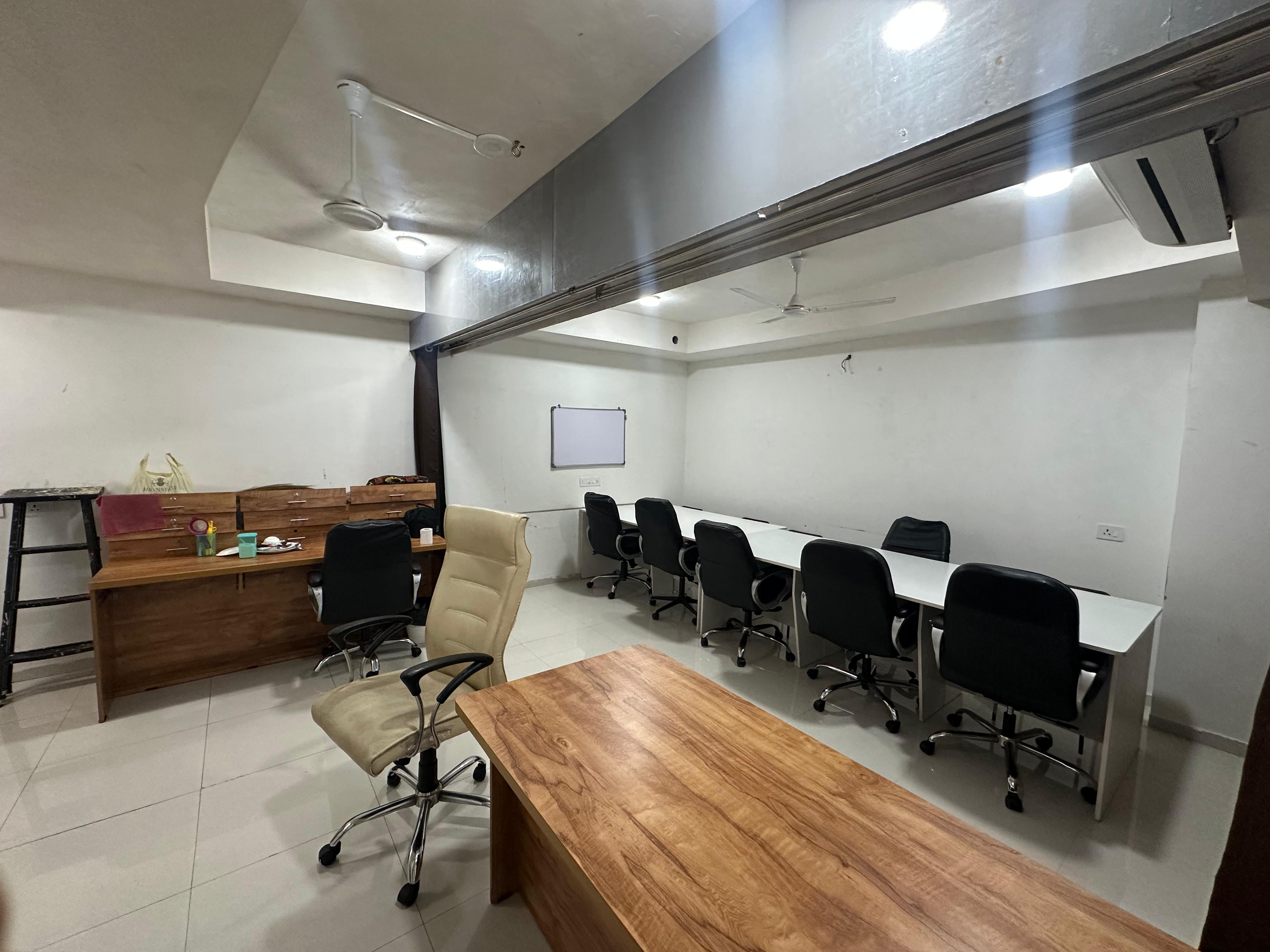 755 Sq. Ft. Commercial Office for Rent in Gota Ahmedabad - Media 2