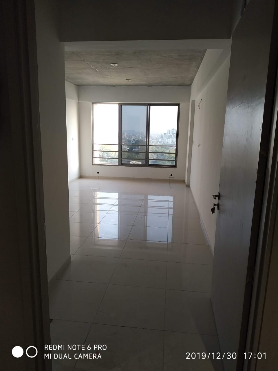 530 Sq. Ft. Commercial Office for Rent in Shyamal Cross Road Ahmedabad - Media 4