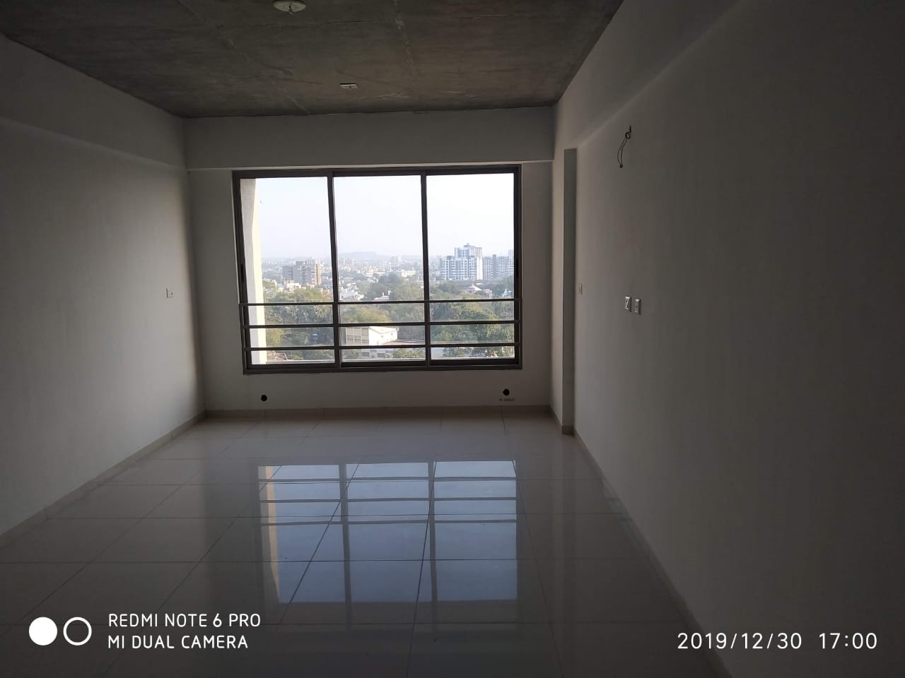 530 Sq. Ft. Commercial Office for Rent in Shyamal Cross Road Ahmedabad - Media 7