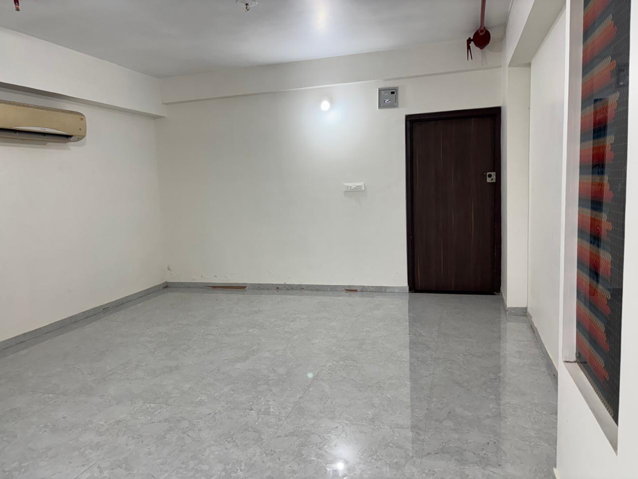 610 Sq. Ft. Commercial Office for Rent in Ellisbridge Ahmedabad - Media 4