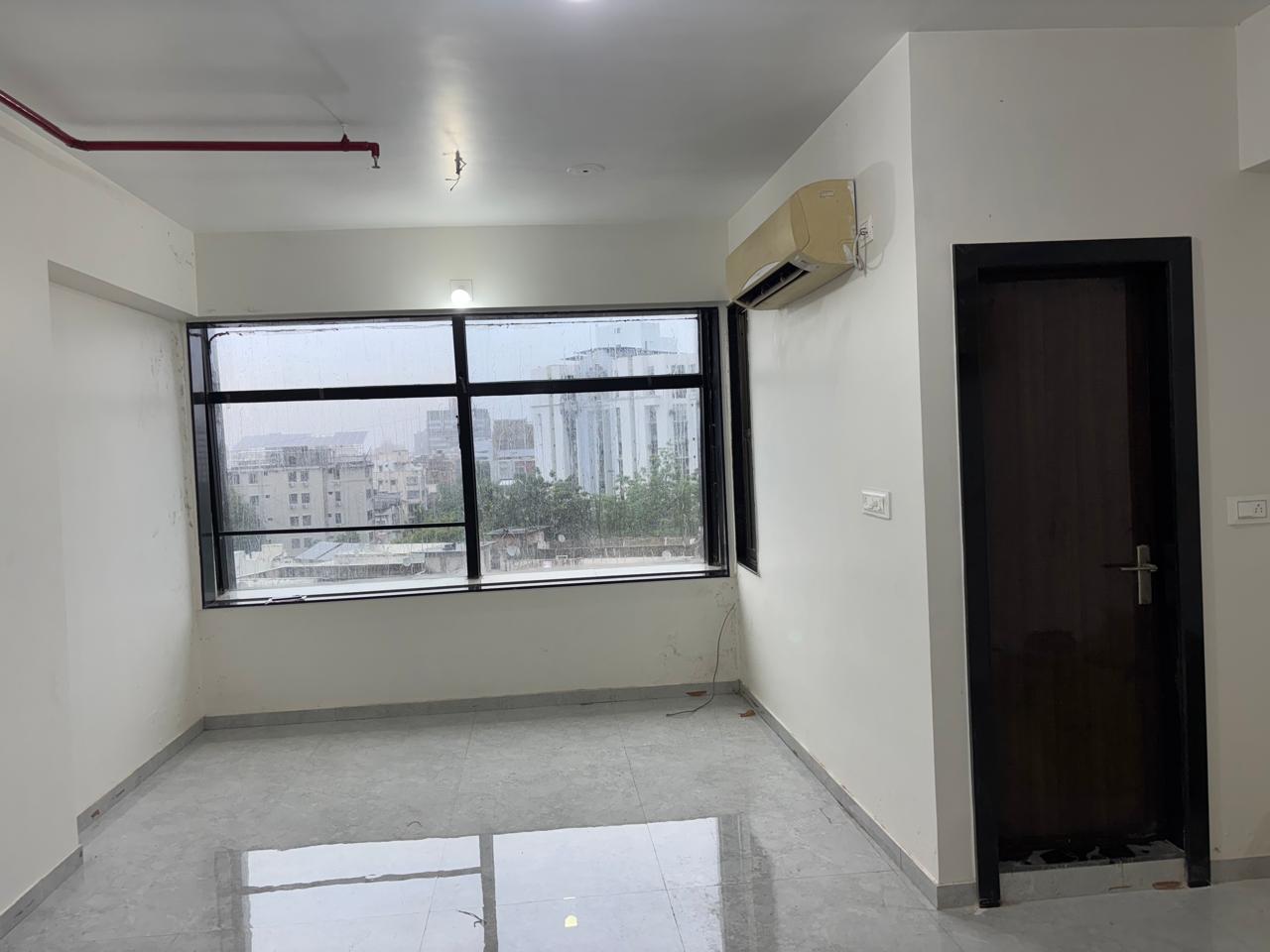 610 Sq. Ft. Commercial Office for Rent in Ellisbridge Ahmedabad - Media 6