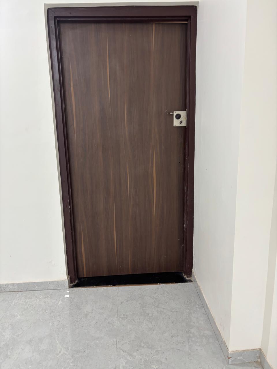 610 Sq. Ft. Commercial Office for Rent in Ellisbridge Ahmedabad - Media 9