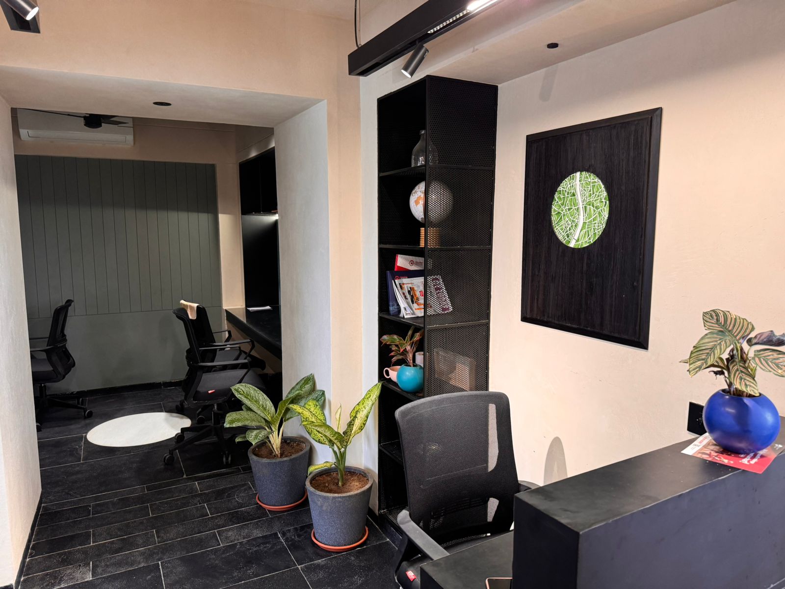 661 Sq. Ft. Commercial Office for Rent in Nehrunagar Ahmedabad - Media 3