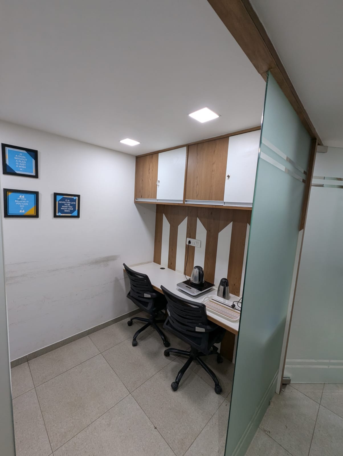 968 Sq. Ft. Commercial Office for Rent in Iscon Ambli Road Ahmedabad - Media 4