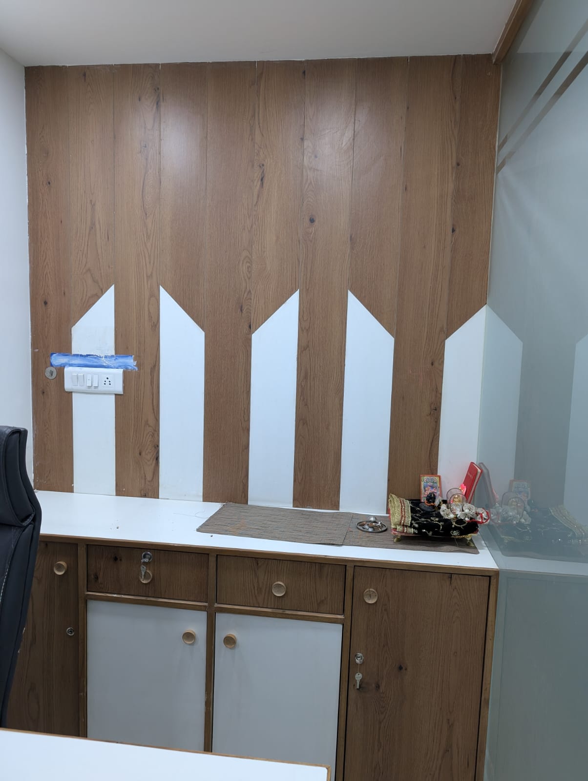 968 Sq. Ft. Commercial Office for Rent in Iscon Ambli Road Ahmedabad - Media 10