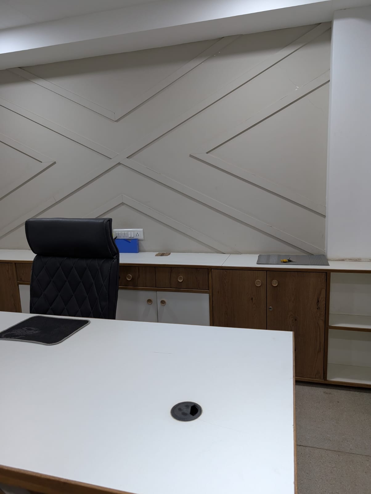 968 Sq. Ft. Commercial Office for Rent in Iscon Ambli Road Ahmedabad - Media 5