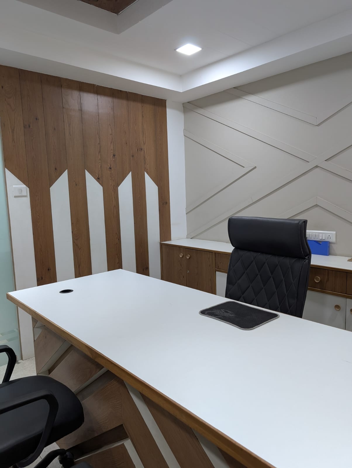 968 Sq. Ft. Commercial Office for Rent in Iscon Ambli Road Ahmedabad - Media 14