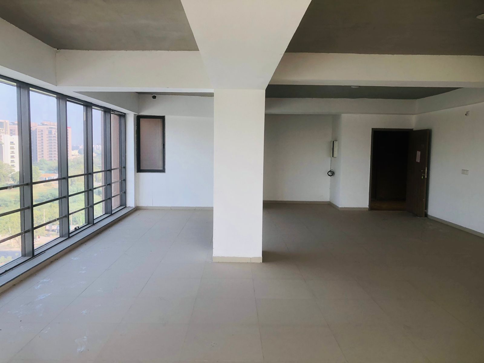 1600 Sq. Ft. Commercial Office for Rent in Shilaj Ahmedabad - Media 3