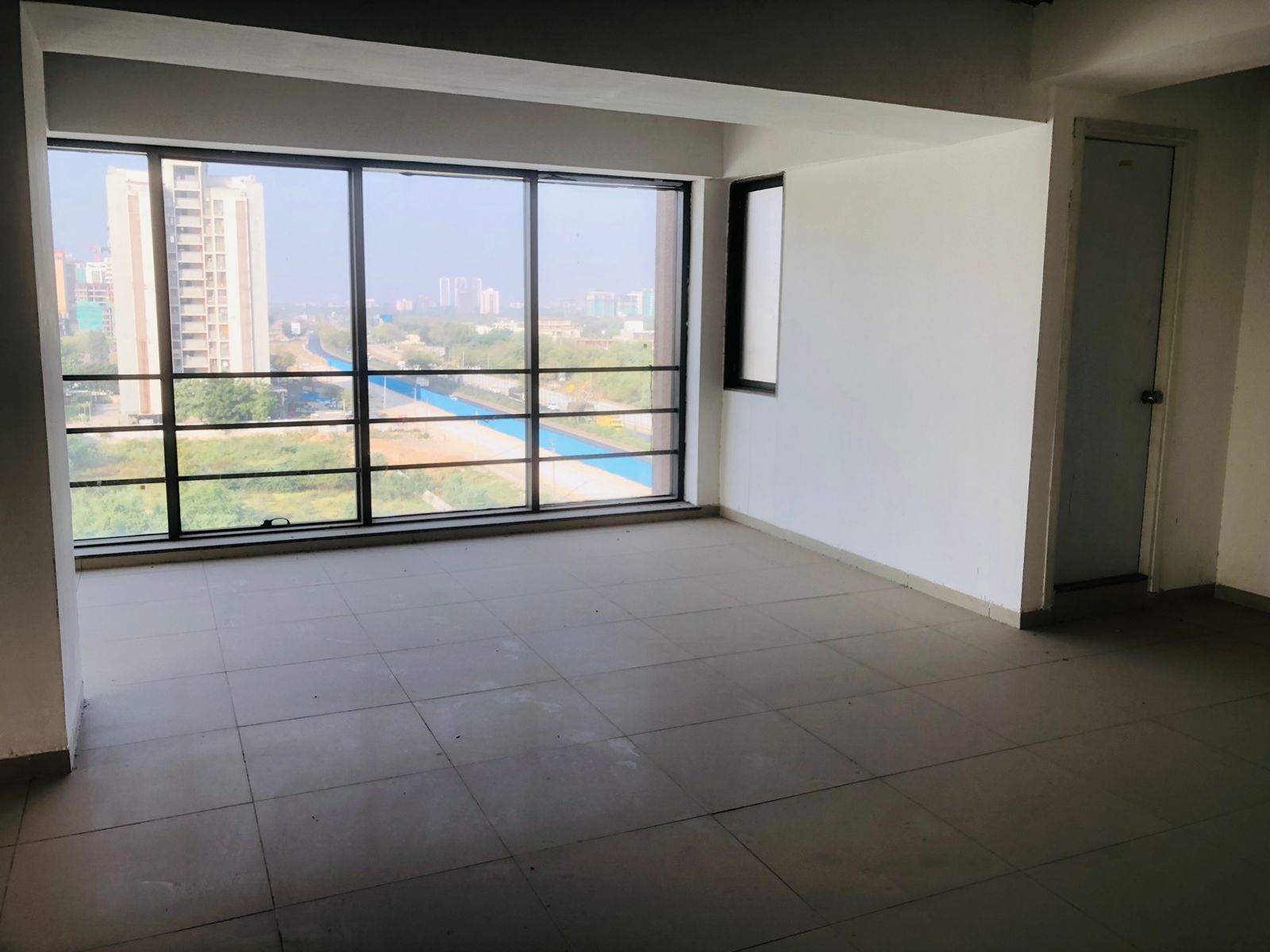 1600 Sq. Ft. Commercial Office for Rent in Shilaj Ahmedabad - Media 5