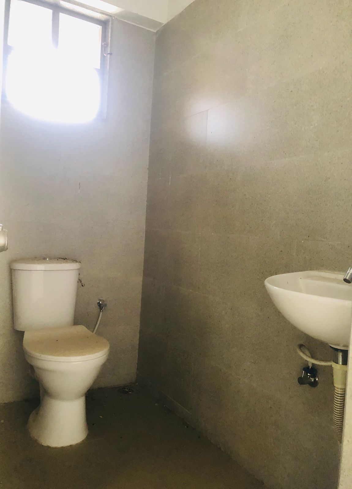 1600 Sq. Ft. Commercial Office for Rent in Shilaj Ahmedabad - Media 6