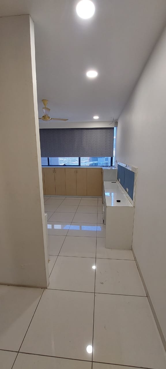 484 Sq. Ft. Commercial Office for Rent in Sg Highway Ahmedabad - Media 12