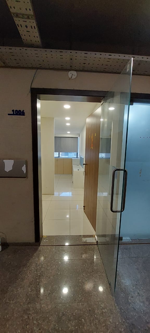 484 Sq. Ft. Commercial Office for Rent in Sg Highway Ahmedabad - Media 16