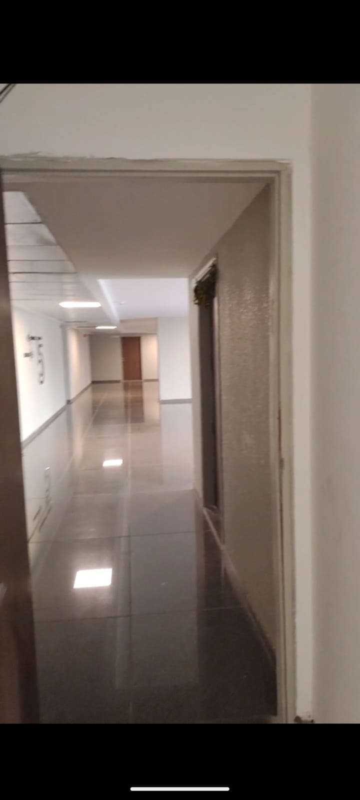 728 Sq. Ft. Commercial Office for Rent in Shyamal Cross Road Ahmedabad - Media 4