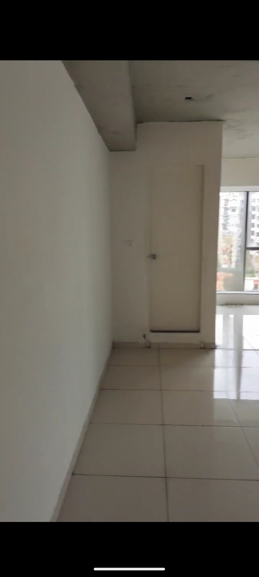 728 Sq. Ft. Commercial Office for Rent in Shyamal Cross Road Ahmedabad - Media 5