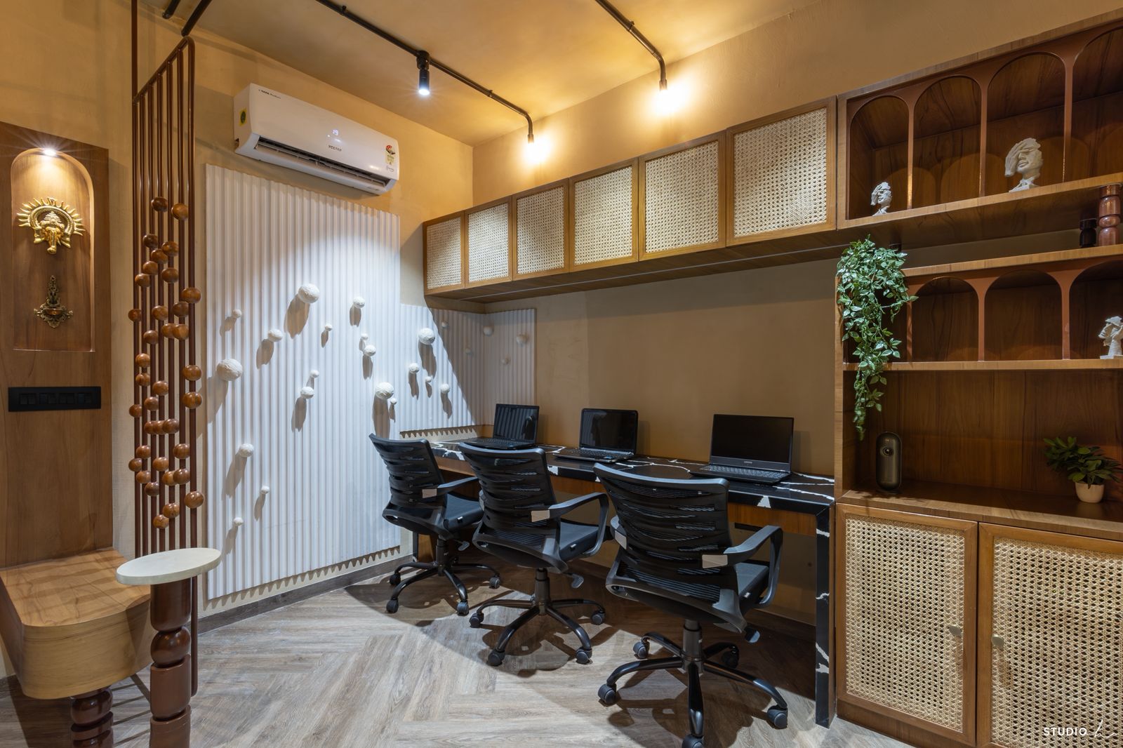 Office 480 Sq. Ft. Commercial Office for Rent in Gota Ahmedabad