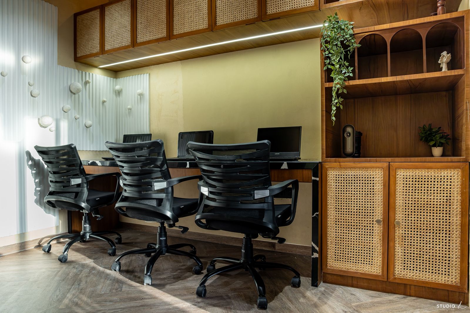 Office 480 Sq. Ft. Commercial Office for Rent in Gota Ahmedabad - Media 4