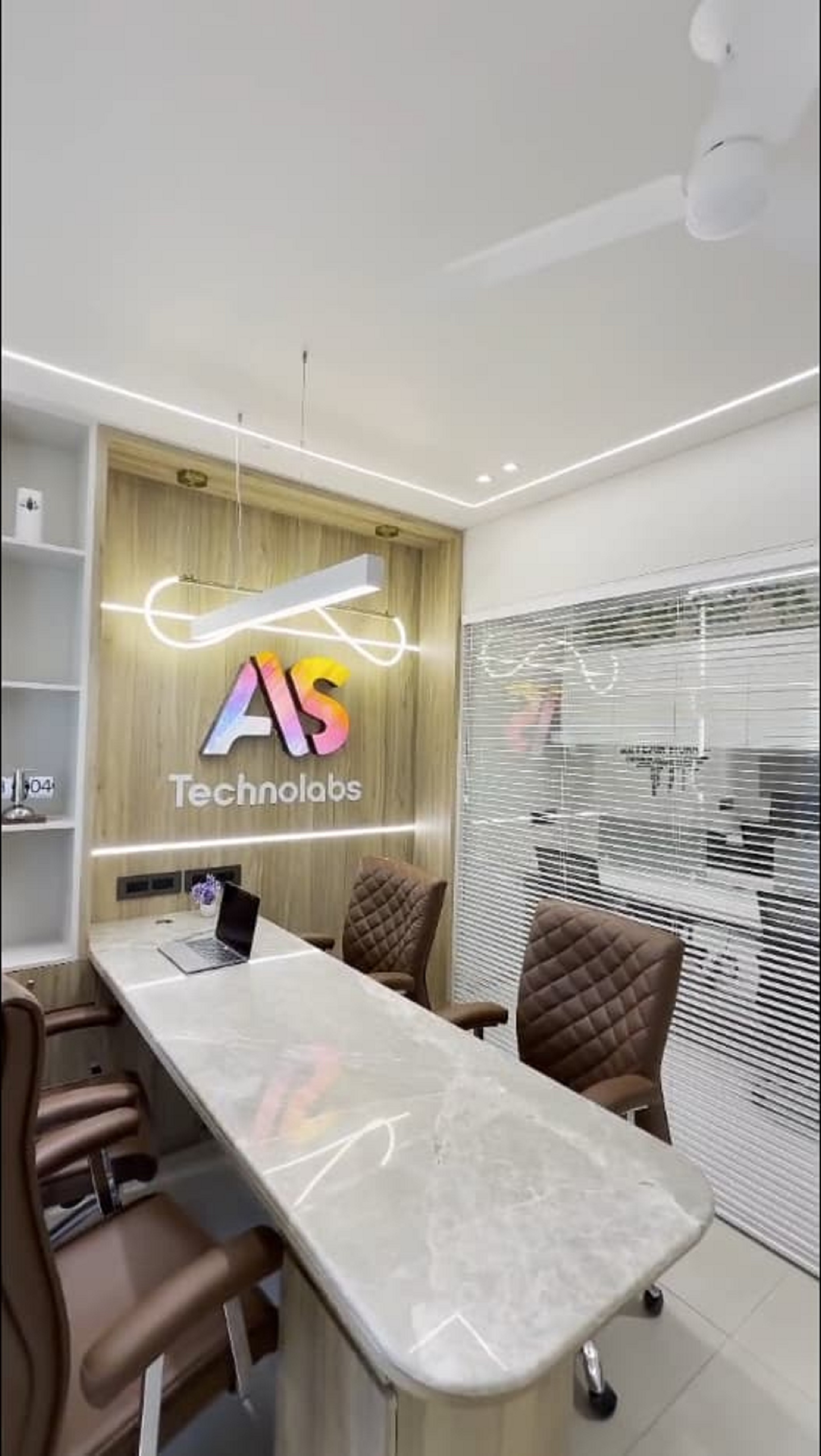 Office 838 Sq. Ft. Commercial Office for Rent in Science City Ahmedabad - Media 3
