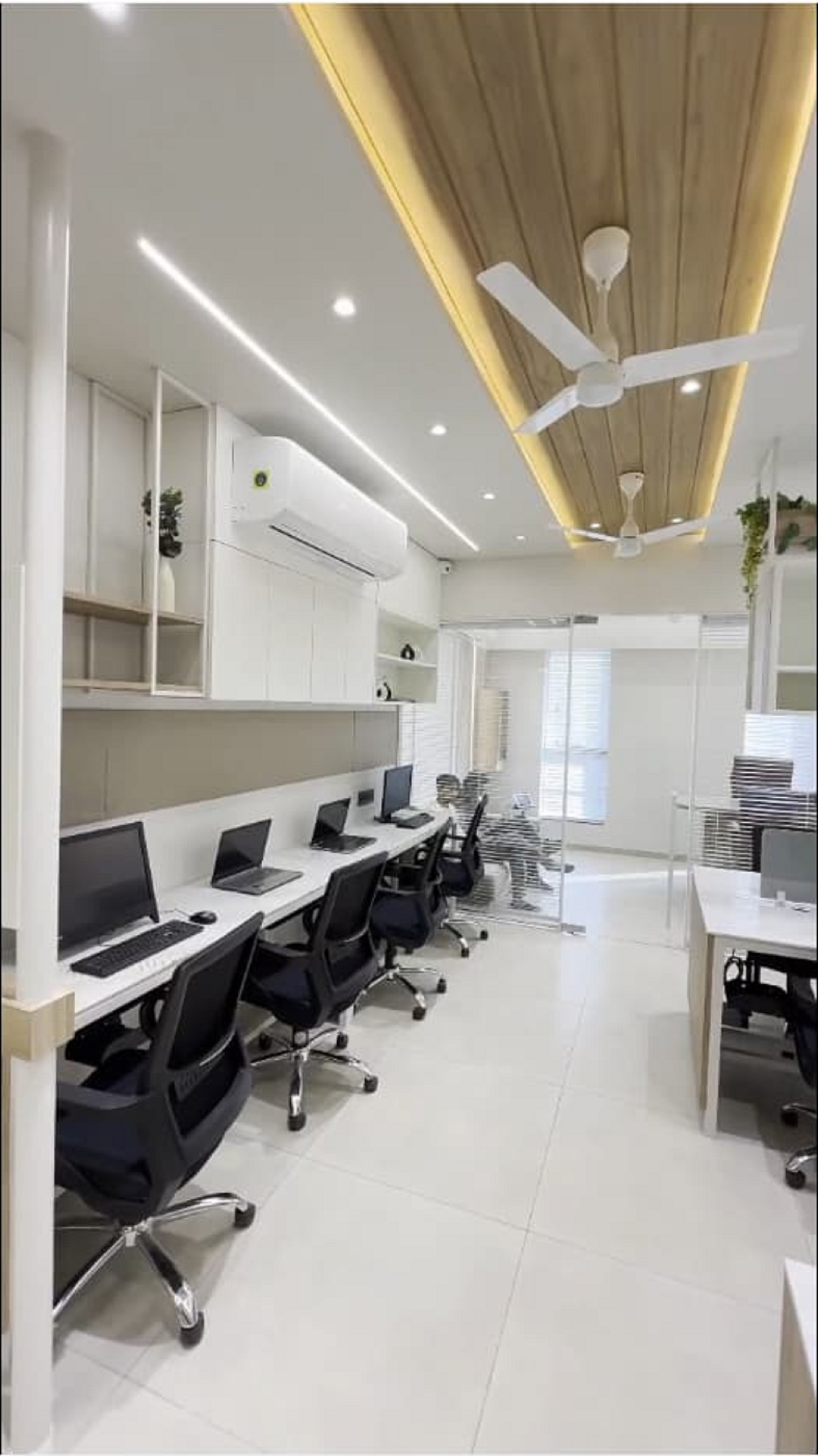Office 838 Sq. Ft. Commercial Office for Rent in Science City Ahmedabad - Media 2